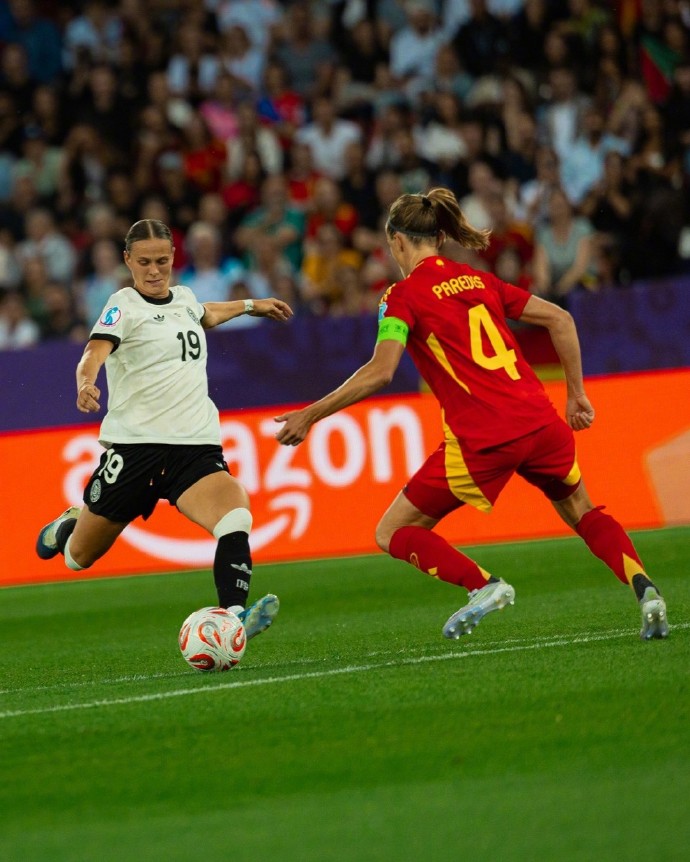 爱游戏体育官网-挑战接踵而至！欧洲杯资格赛局势白热化