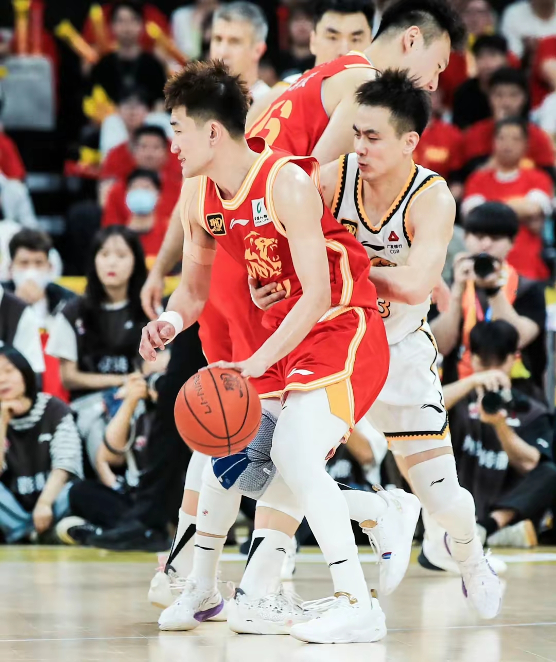 江苏队鏖战辽宁队，孙铭徽带队取胜