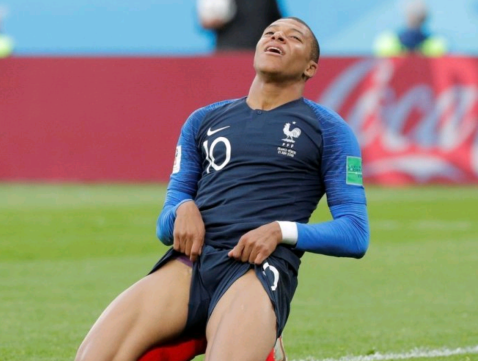 法国队翻盘瑞典队，奥恰洛夫扛起全队