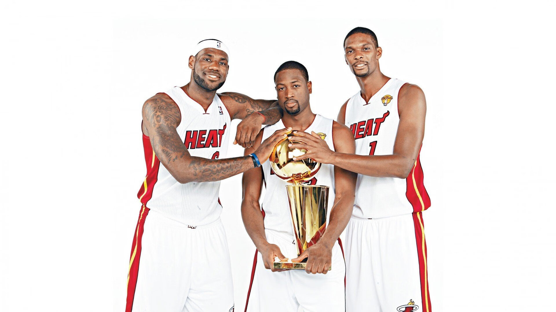 戈贝尔爆发难阻末节崩盘，广东队压哨三分绝杀灰熊