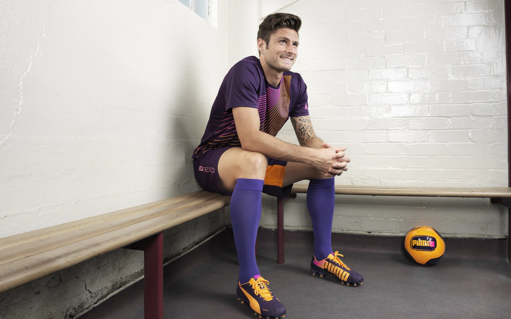 从阿尔及利亚到雷恩,哈兰德如何用一波带走的关键时刻,诠释足球的传承与进化